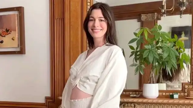 Anne Hathaway