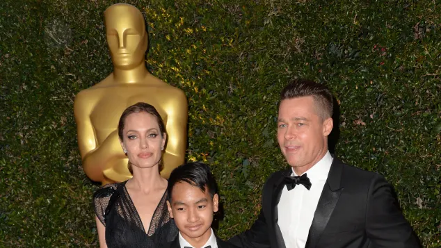 Angelina Jolie, Maddox Jolie-Pitt y Brad Pitt