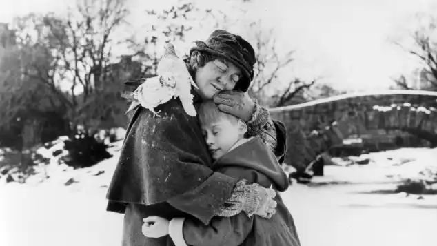 Brenda Fricker and Macaulay Culkin