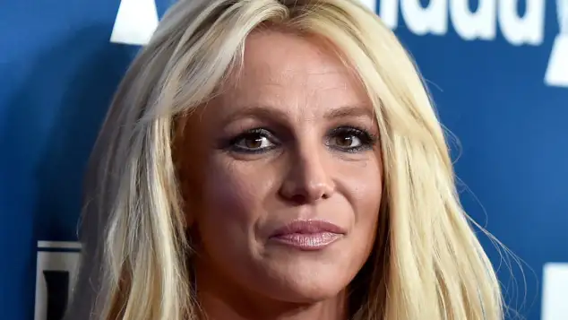 Britney Spears Is PISSED About Recent Beauty Procedure