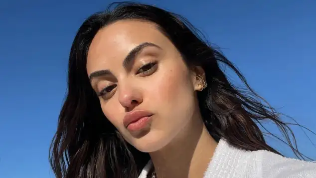 Camila Mendes