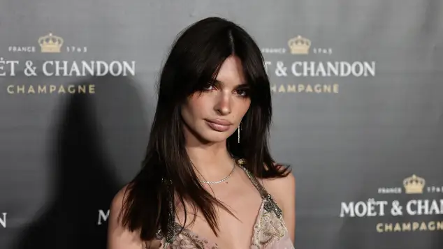 Emily Ratajkowski