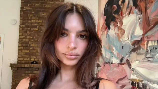 Emily Ratajkowski