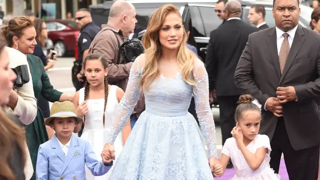 Jennifer Lopez y sus hijos sufrieron una mala experiencia durante su visita a la playa