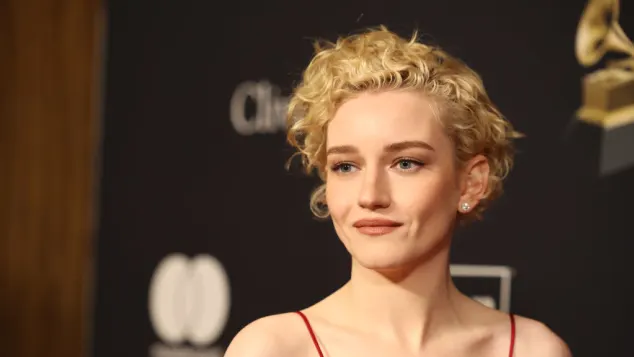 Julia Garner
