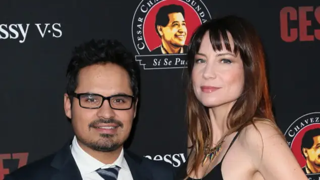 Michael Peña y Brie Shaffer