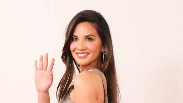 After Double Mastectomy: Olivia Munn Shines In Halter Dress