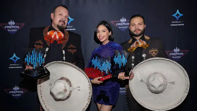 Pepe, Ángela y Leonardo Aguilar