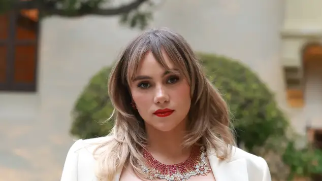 Suki Waterhouse