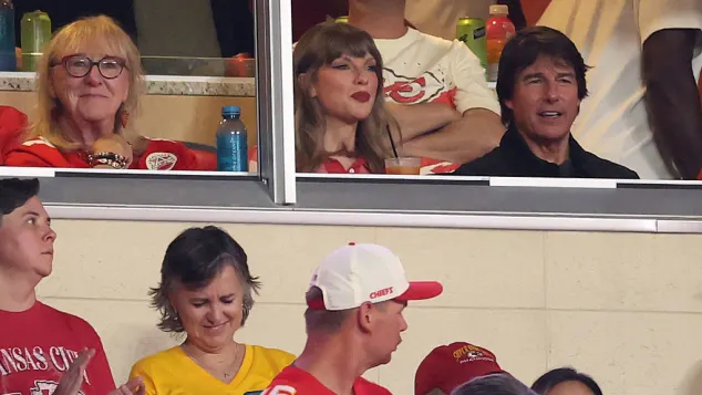 Taylor Swift and Tom Cruise