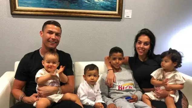 Cristiano Ronaldo, Georgina Rodriguez e hijos