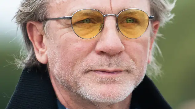 Daniel Craig
