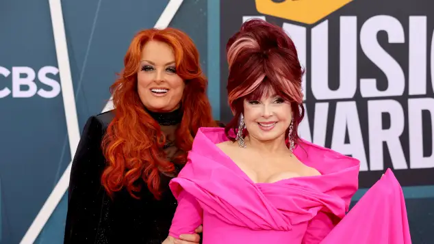 Wynonna Judd and Naomi Judd