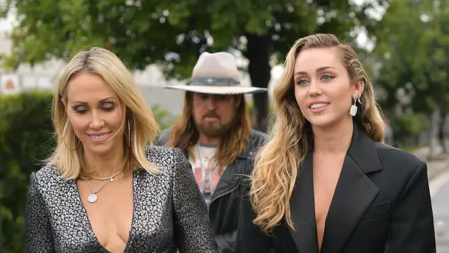 Miley Cyrus y su madre