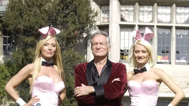 Hugh Hefner y las conejitas Playboy