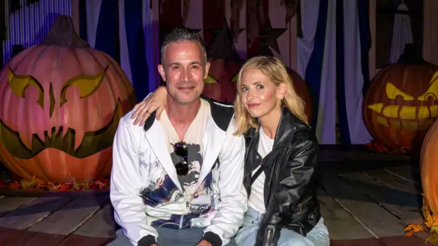 Sarah Michelle Gellar and Freddie Prinze Jr.