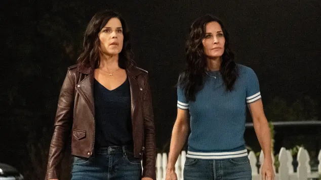 Neve Campbell and Courteney Cox in 'Scream' (2022)