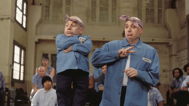 Verne Troyer and Mike Myers in 'Austin Powers'