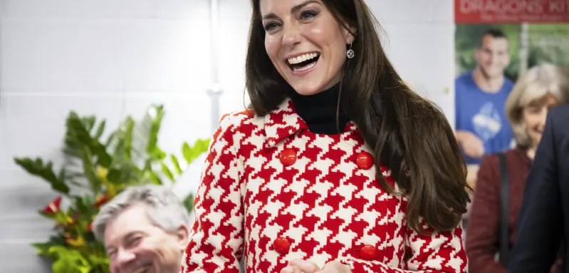 Princess Kate maternity coat red white houndstooth Prince William pregnant Prince Louis