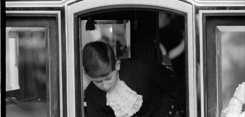 Prince  Charles  arriving  by  coach  at  the  wedding  of  Princess  Margaret  and  Antony  Armstro