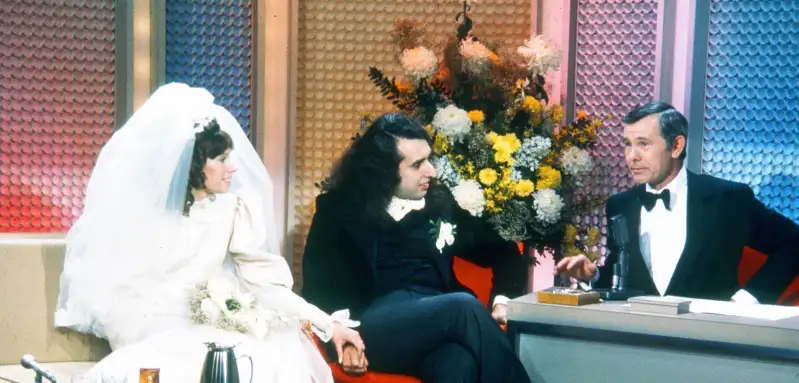 THE TONIGHT SHOW STARRING JOHNNY CARSON, Tiny Tim and Miss Vicki marry, from left: Vicki Budinger, Tiny Tim, Johnny Cars