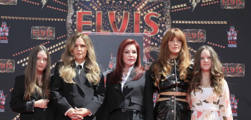 Lisa Marie Presley with her children and her mother