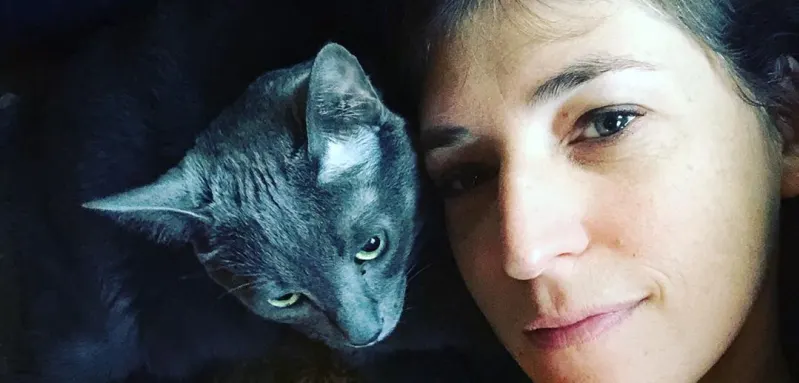 Mayim Bialik with cat