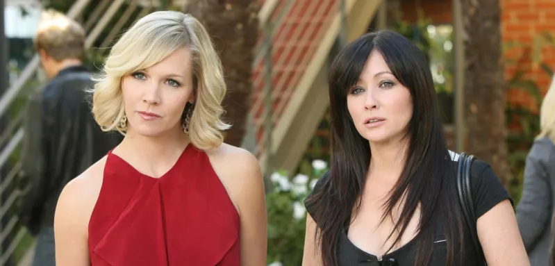 Jennie Garth, Shannen Doherty in '90210'