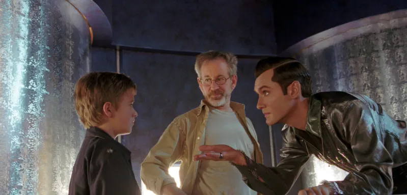 Steven Spielberg, Haley Joel Osmen and Jude Law filming 'A.I. Artificial Intelligence'