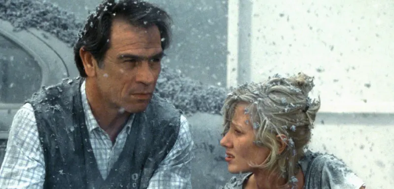 Tommy Lee Jones and Anne Heche in 'Volcano'