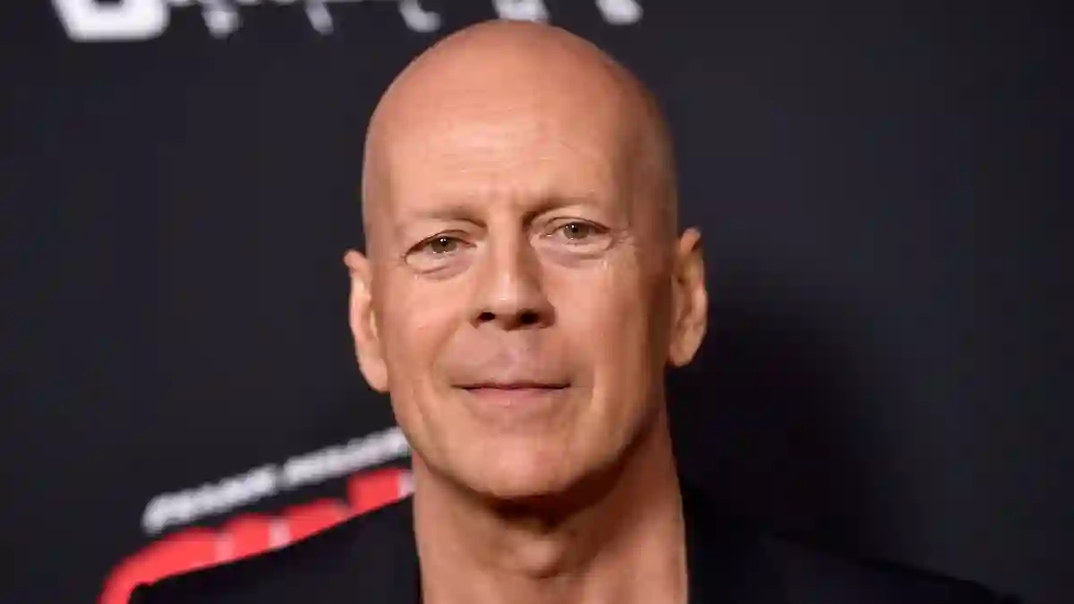 Bruce Willis today now after aphasia diagnosis illness how is he doing latest news 2022 update family wife