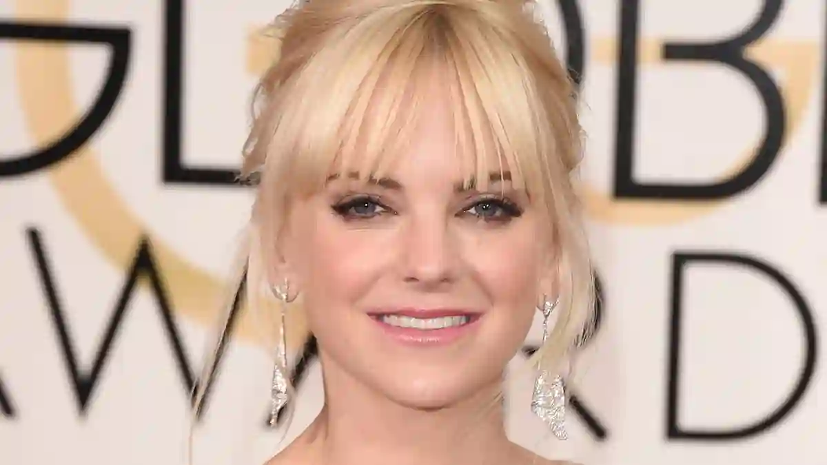 Anna Faris asiste a la 72 edición de los Globos de Oro