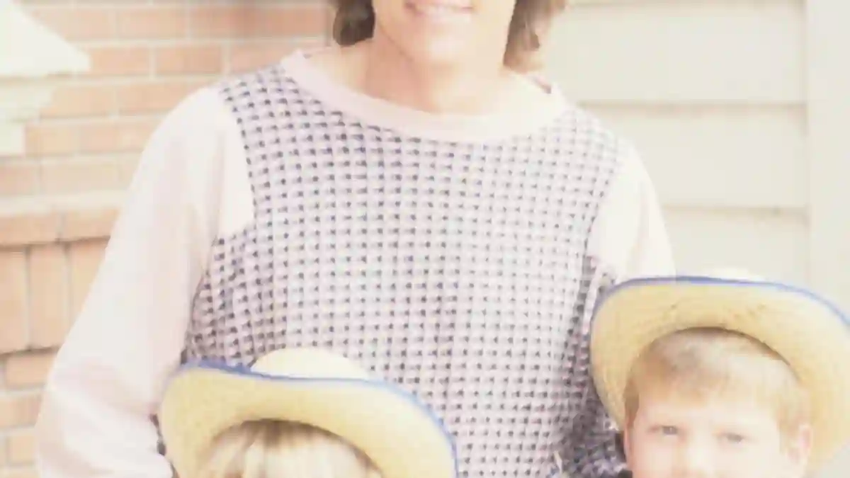 BRUCE JENNER with daughter Chrystie Scott (6) and son Bert (8).J.D. Hall.f3781.Supplied by Photos,