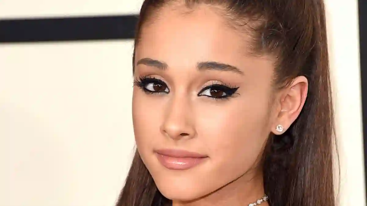 Celebrities You Didn't Know Wear A Wig: Ariana Grande