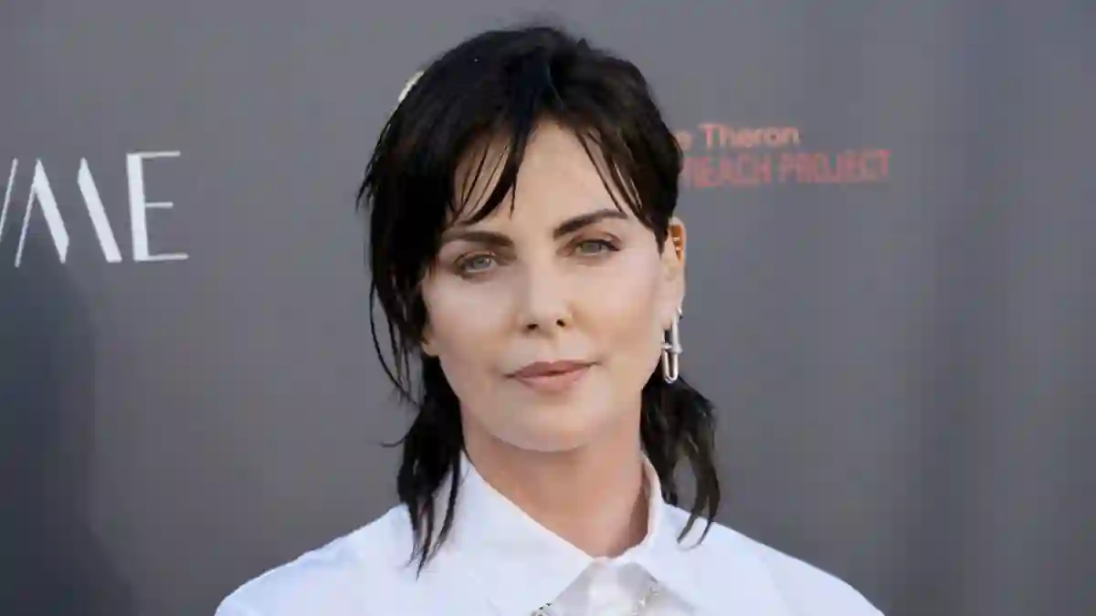 What! Charlize Theron Has Black Hair?!