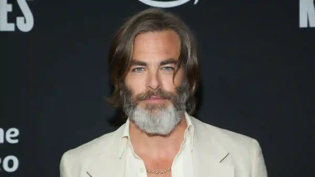 'Nerds Unite! Chris Pine Shares 'Dungeons & Dragons' Is A Mix Of THESE Two Movies!