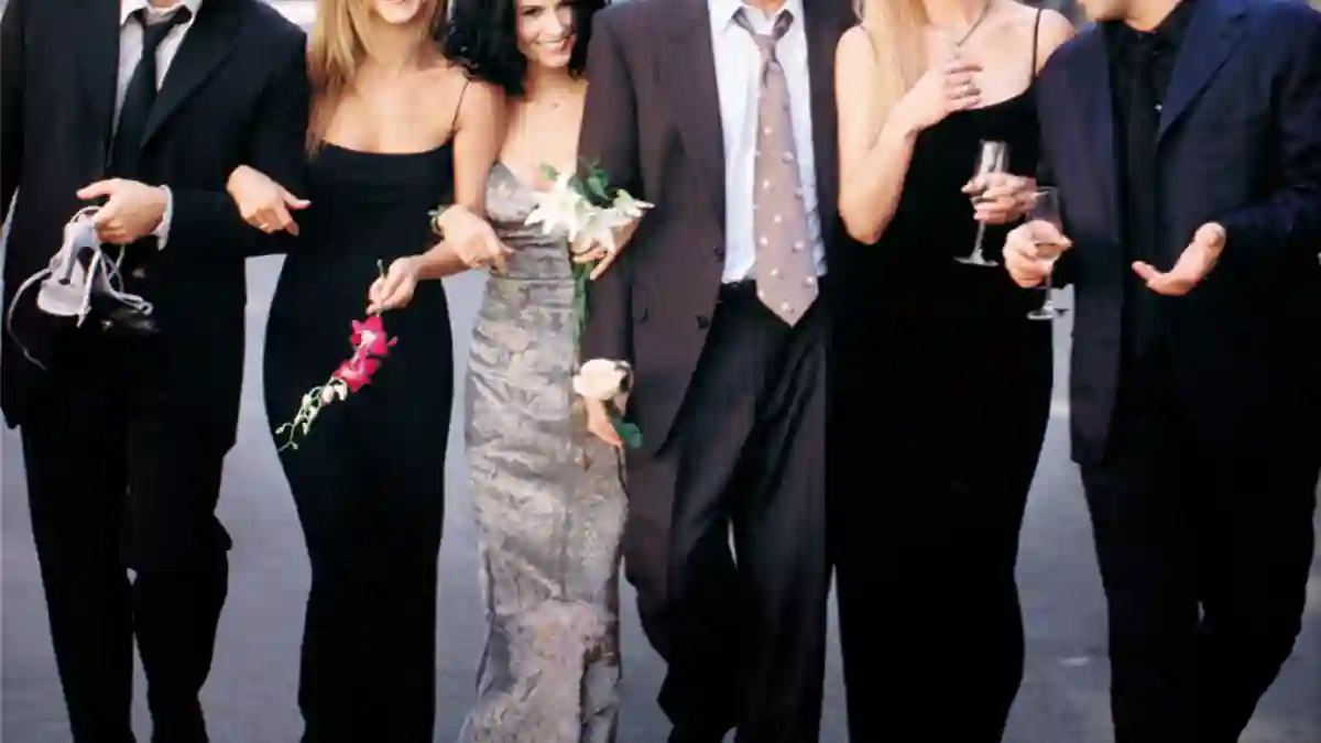 David Schwimmer, Jennifer Aniston, Courteney Cox, Matthew Perry, Lisa Kudrow y Matt LeBlanc en un still promocional de 'Friends'.