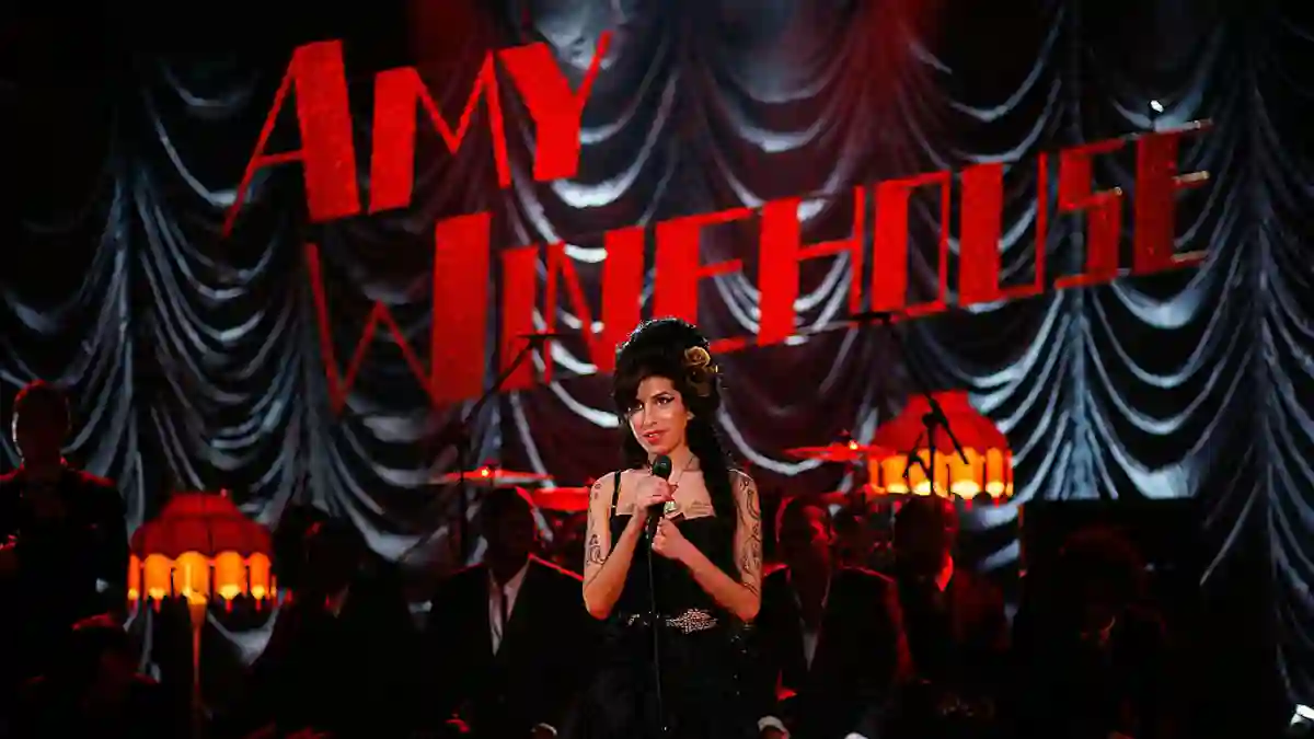Amy Winehouse Performs For Grammy's Via Video Link