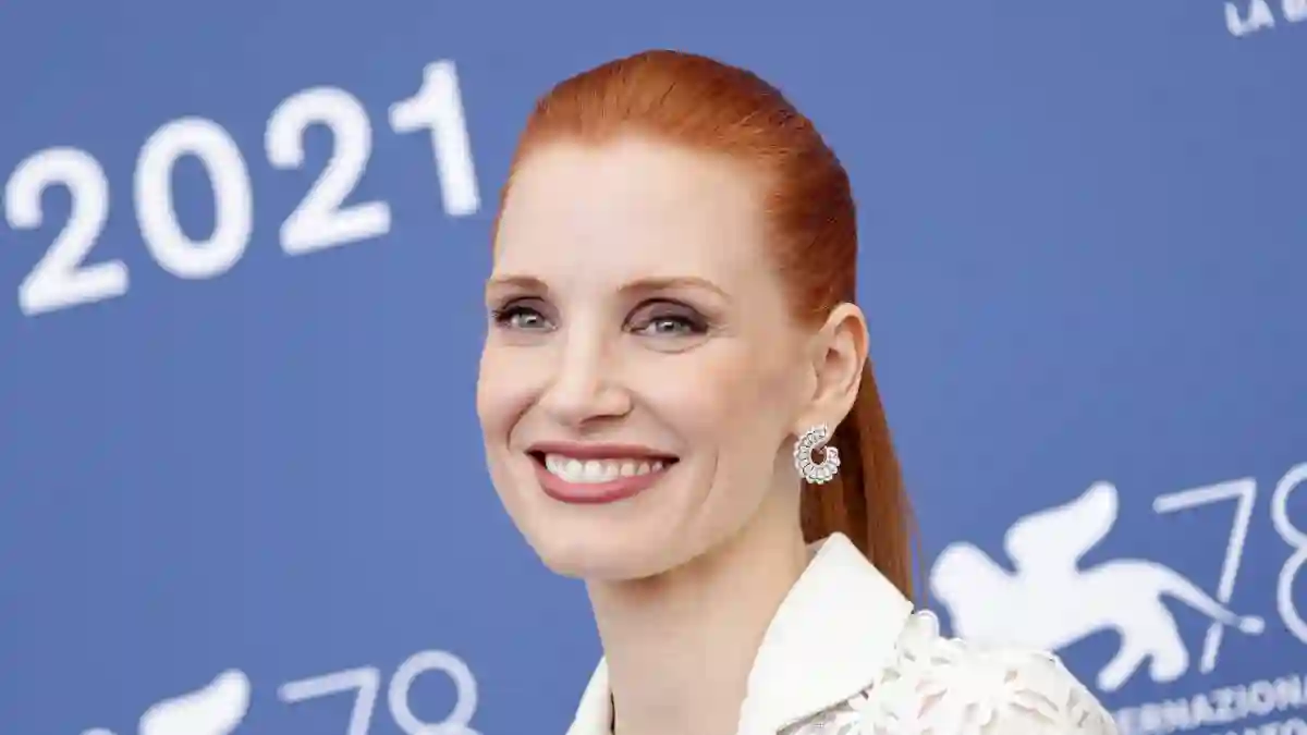 Jessica Chastain attends the photocall of "Scenes From A Marriage" during the 78th Venice International Film Festival.