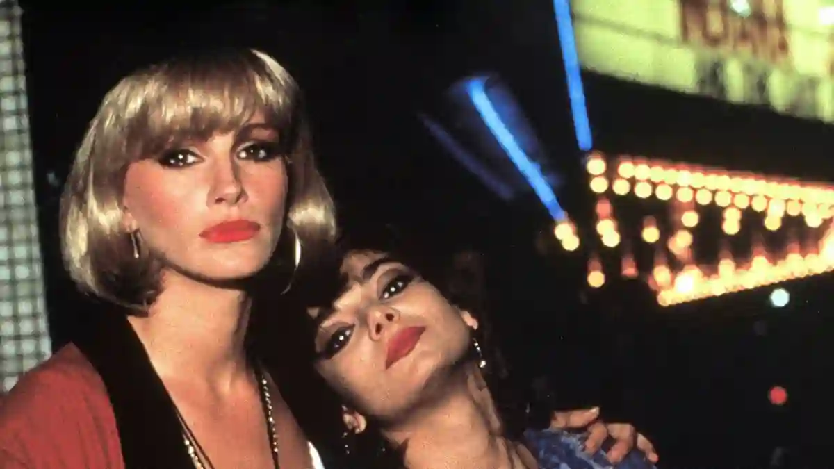 Julia Roberts y Laura San Giacomo