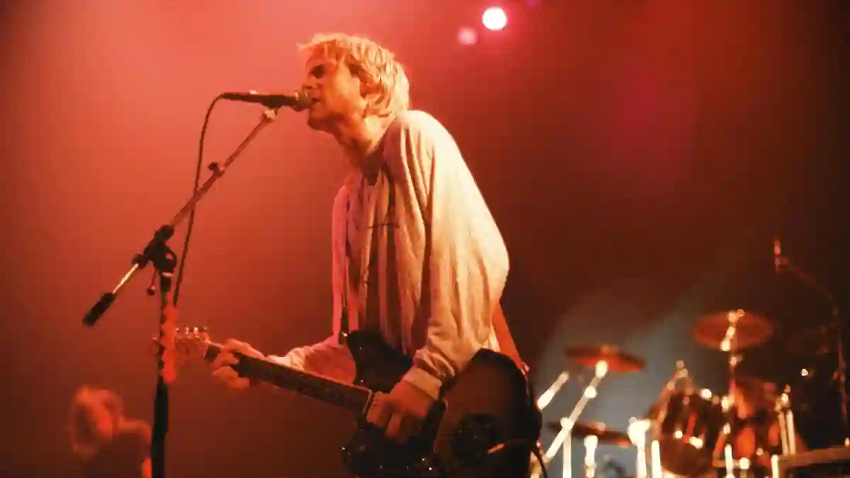 Kurt Cobain (Nirvana) Live in Paris