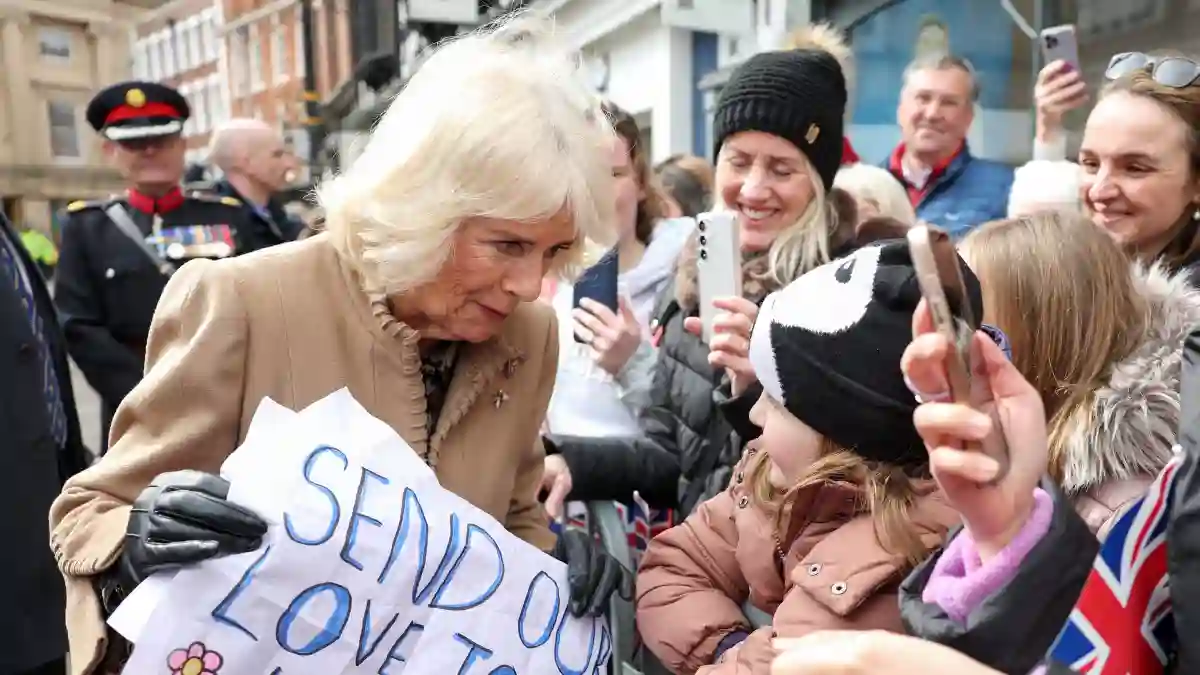 Queen Camilla thanks fans for their great sympathy