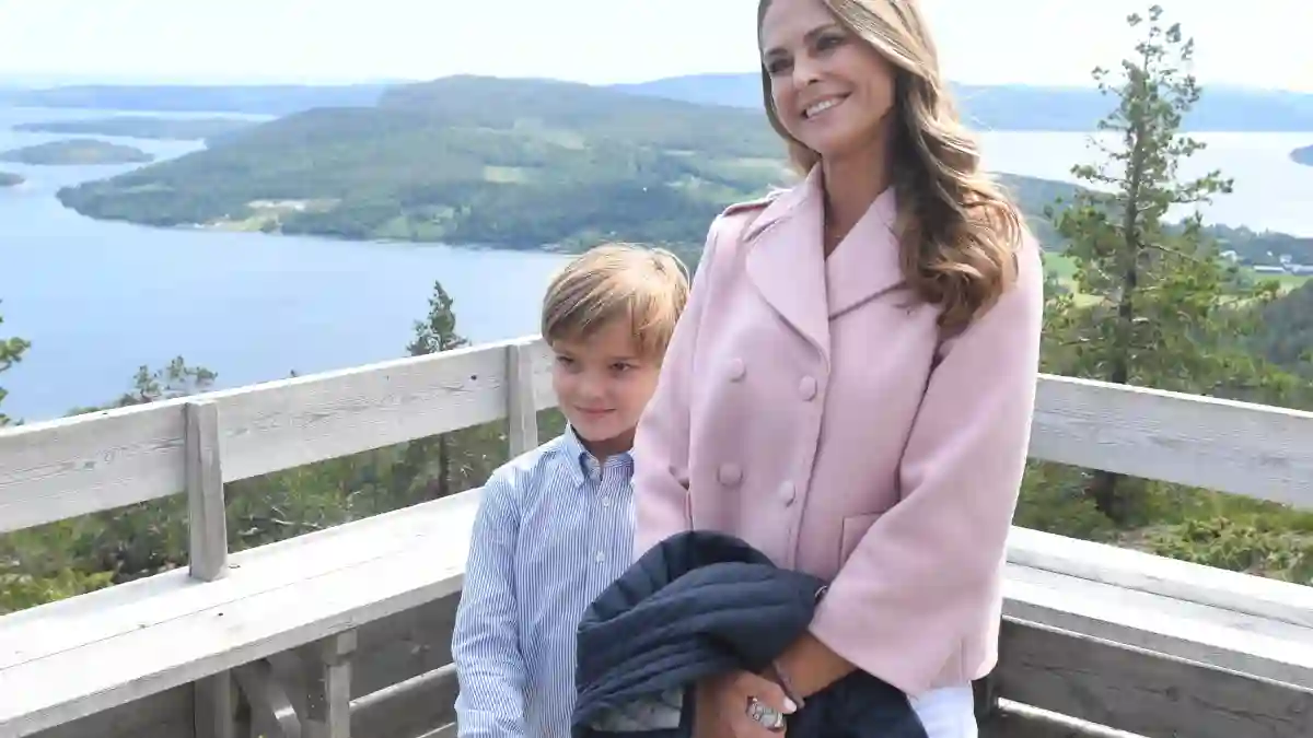 Prince Nicolas and Princess Madeleine Sweden visit reunion 2022 Swedish royal family news latest pictures photos