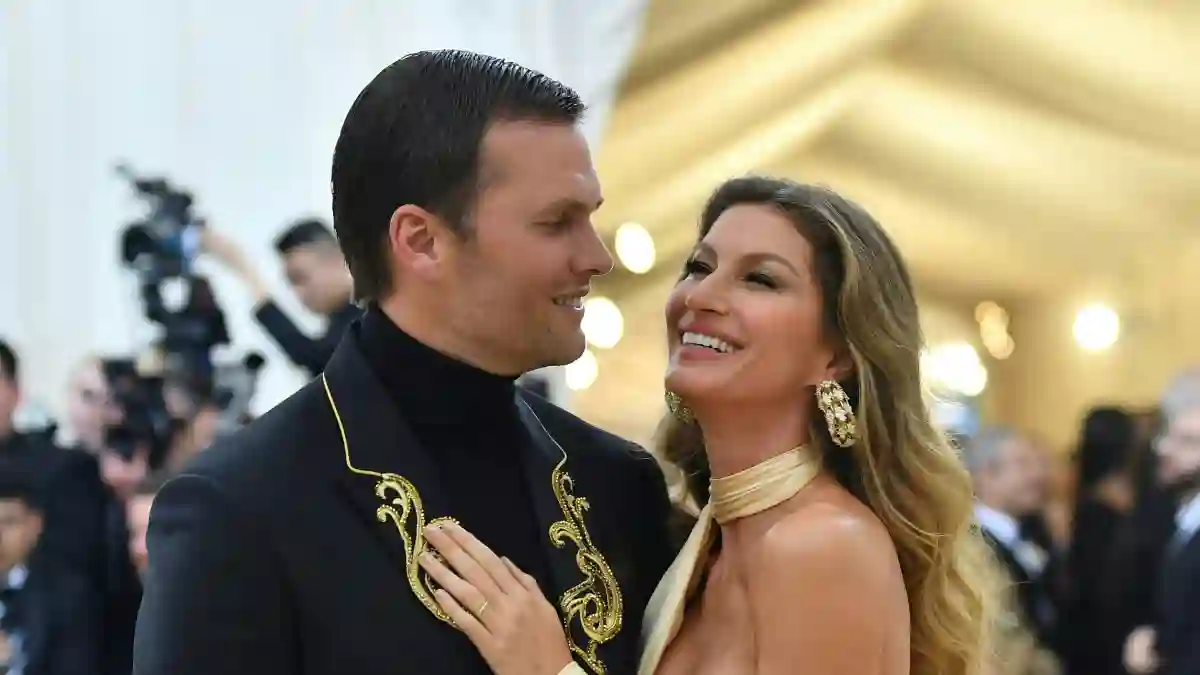These Football Stars Have Gorgeous Partners wives girlfriends famous NFL NFLers players Tom Brady Gisele