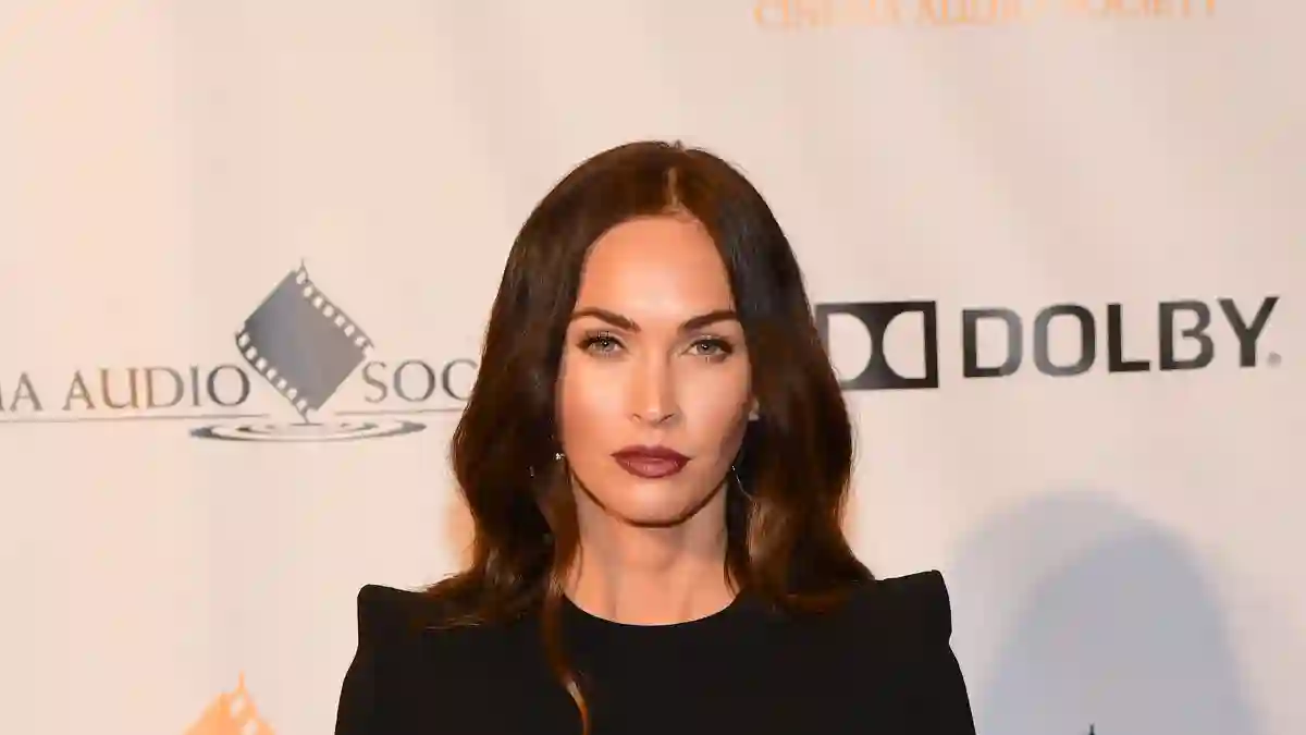 'Two and a Half Men' "Prudence": This Is Megan Fox In 2020! Season 1 Machine Gun Kelly
