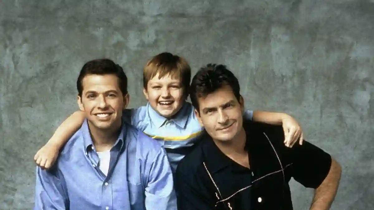 'Two and a Half Men': The Best Guest Stars Charlie Sheen Jon Cryer Angus T Jones