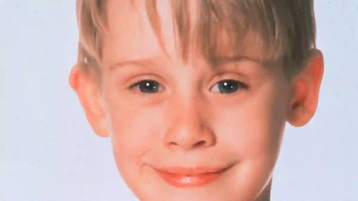 Macaulay Culkin en una imagen promocional de la película 'Mi pobre angelito'