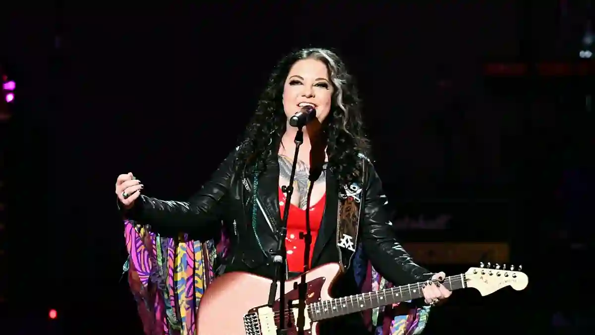 Ashley McBryde Says She's "A Little Nervous" To Co-Host CMT Music Awards
