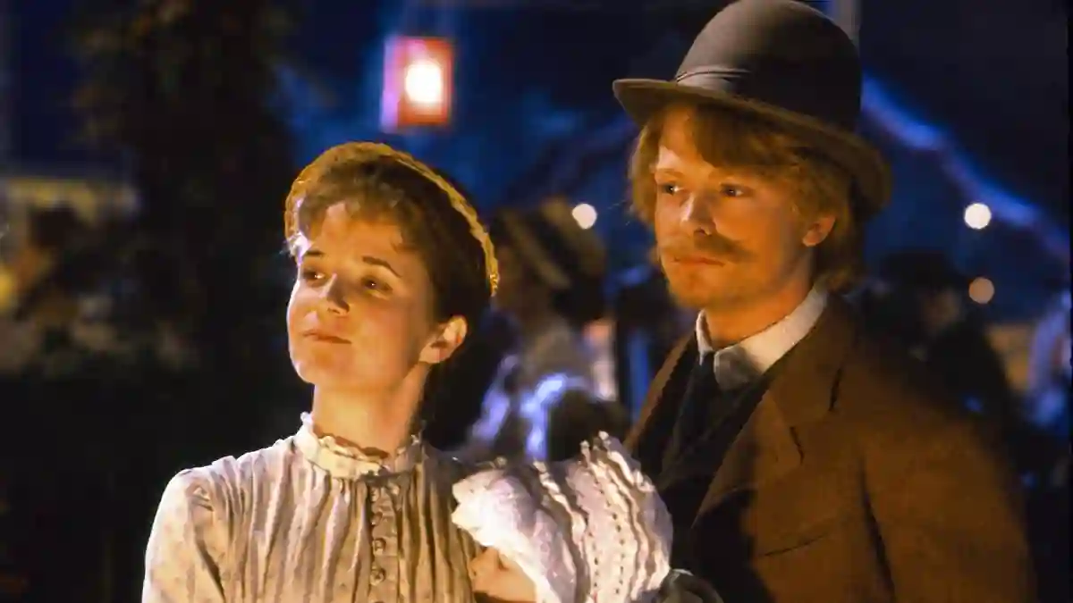 Lea Thompson and Michael J. Fox in 'Back to the Future III'