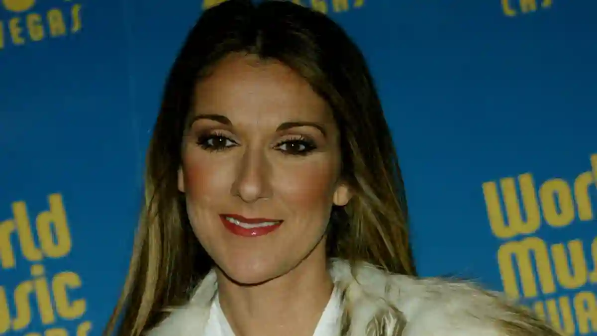 Celine Dion, winner of the Diamond Award, poses backstage at the 2004 World Music Awards at the Thomas and Mack Center on September 15, 2004